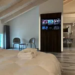Welc-om Royal Garden Luxury