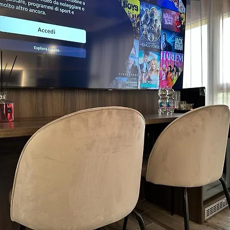 Royal Garden Luxury בית הארחה