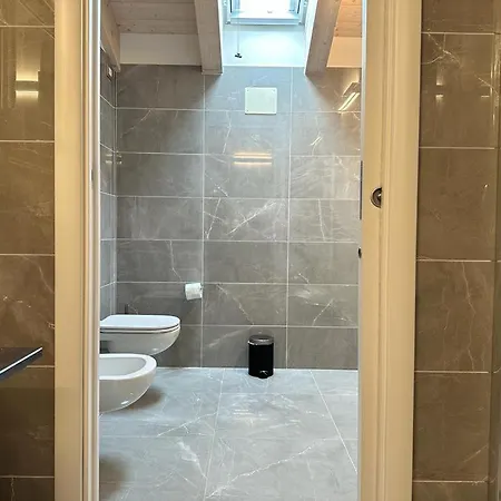 Welc-om Royal Garden Luxury Πανσιόν