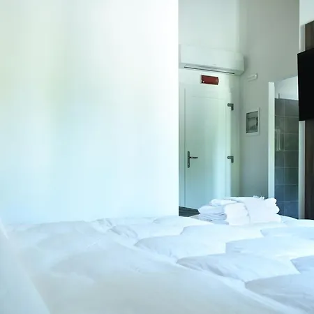 Πανσιόν Welc-om Royal Garden Luxury 4*