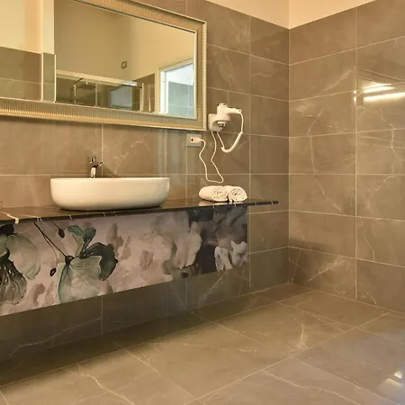 Royal Garden Luxury 4* פאדובה