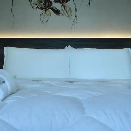Πανσιόν Welc-om Royal Garden Luxury
