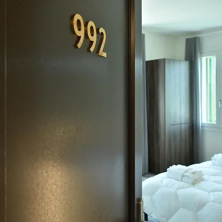 Πανσιόν Welc-om Royal Garden Luxury