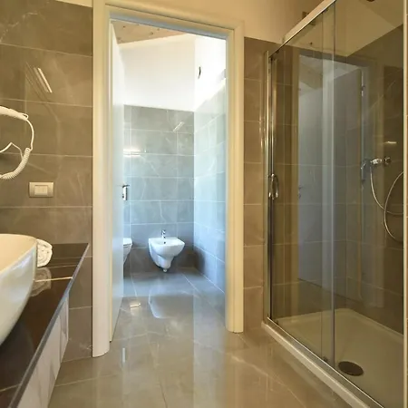 Royal Garden Luxury בית הארחה פאדובה