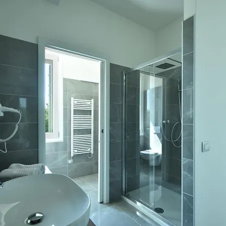 Πανσιόν Welc-om Royal Garden Luxury 4*