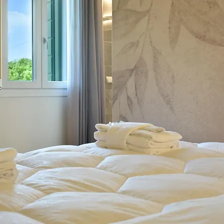Πανσιόν Welc-om Royal Garden Luxury 4*