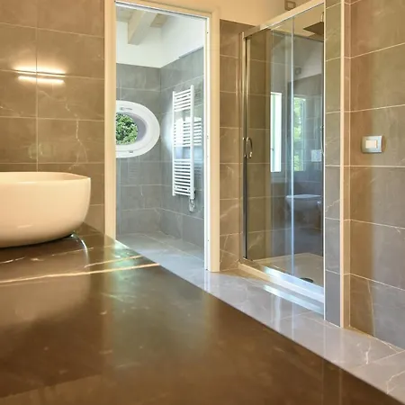 Welc-om Royal Garden Luxury