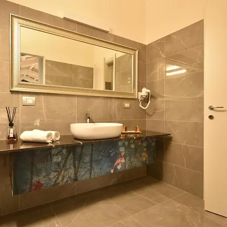 Welc-om Royal Garden Luxury Πανσιόν 4*