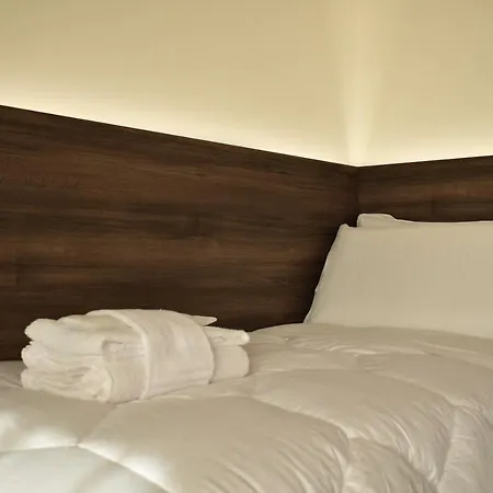 Welc-om Royal Garden Luxury Πανσιόν 4*