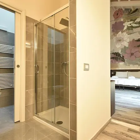 Πανσιόν Welc-om Royal Garden Luxury