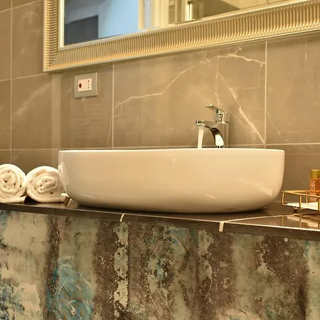 Welc-om Royal Garden Luxury Πανσιόν