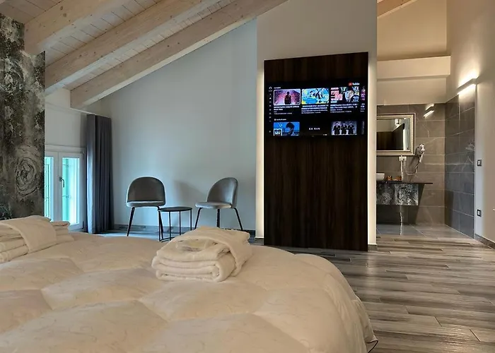 Welc-om Royal Garden Luxury