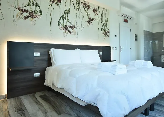 Welc-om Royal Garden Luxury Pensionat 4*