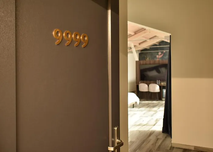 Pensionat Welc-om Royal Garden Luxury 4*